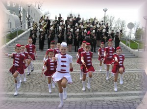 2005 05 - Lázně Darkov - Májovák a mažoretky Berušky